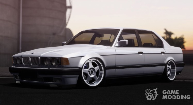 El BMW serie 7 E32