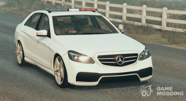 El Mercedes-Benz E63 Police Version 0.1 para GTA 5