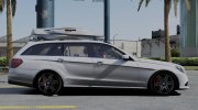 Mercedes-Benz E300 estate для GTA 5 миниатюра 4