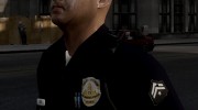 GTA V офицер полиции para GTA 4 miniatura 2
