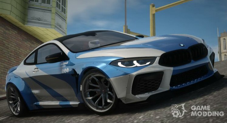 Соревновательное купе BMW M8
