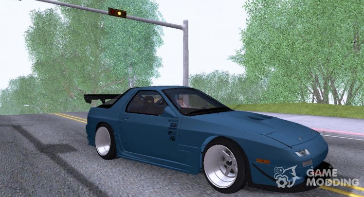 El Mazda RX-7 Savanna - FDR