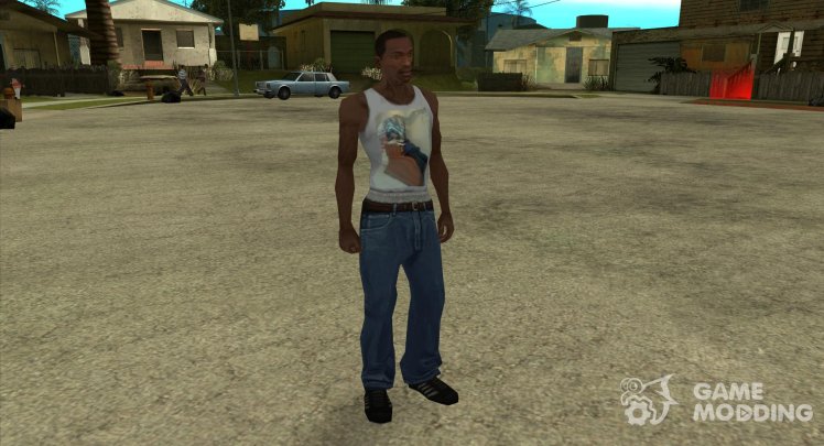 Camiseta blanca. Duermo en la mesa