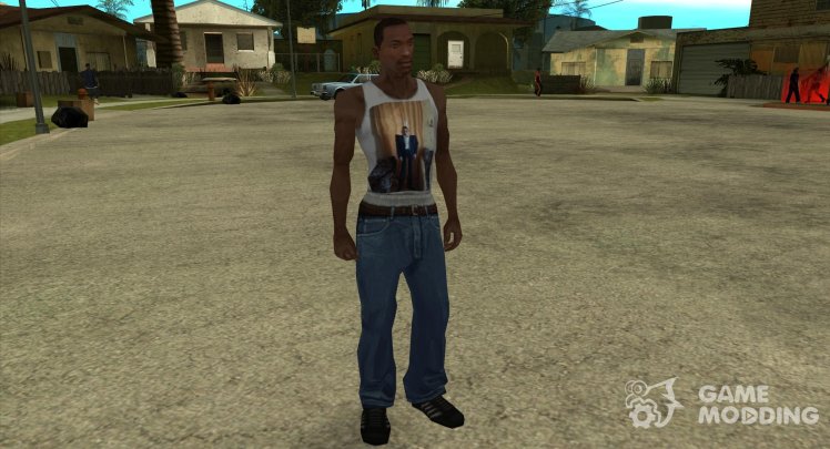 Camiseta blanca con traje elegante