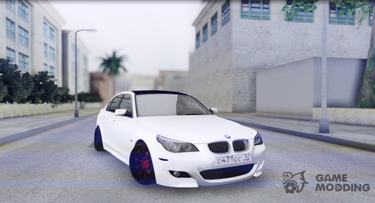 BMW M5 E60 Stanced