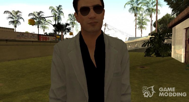Vito en el luminoso traje de Mafia II