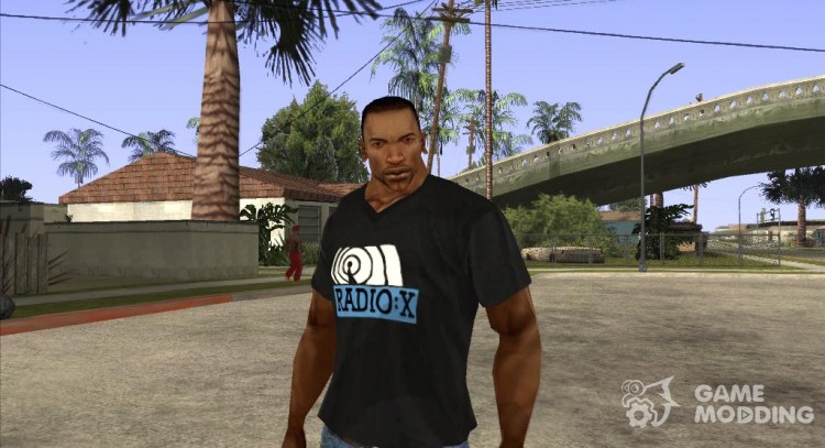 CJ en la camiseta (Radio X) para GTA San Andreas