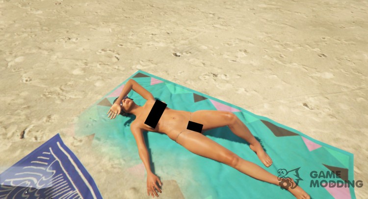 Chicas en topless en la playa para GTA 5